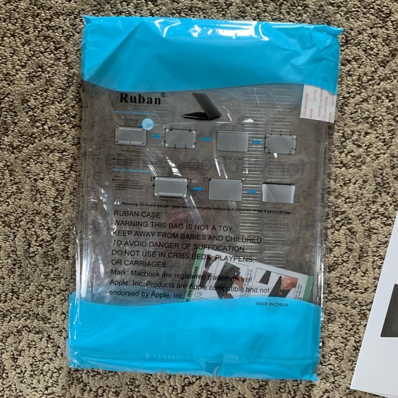 Clear MacBook cover - Picture 1 of 4